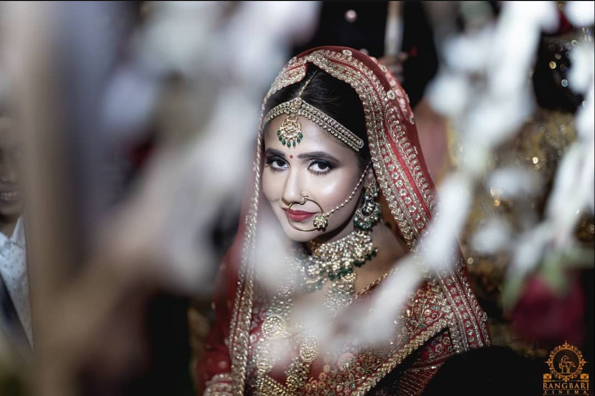 sabyasachi bride red lehenga